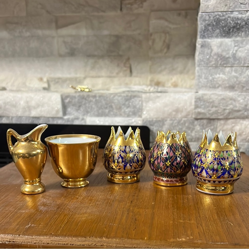 Luxurious Thailand hand painted Gold and Blue Decorative Vases Set
